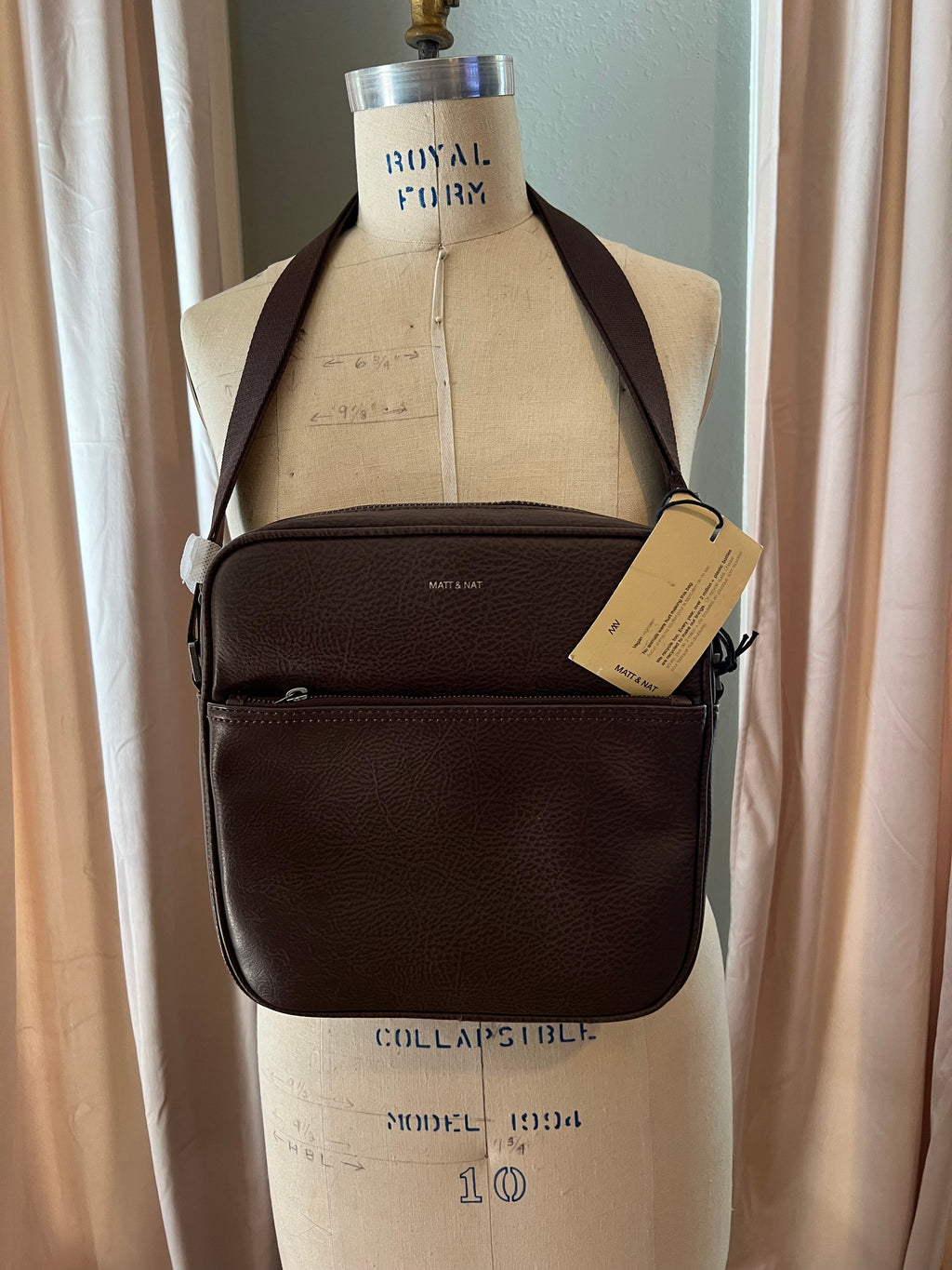 Matt & Nat Ethan Dwell Crossbody Bag in Chocolate (Brown)